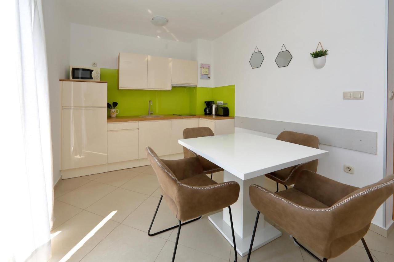 Apartments Nina Бибинє Екстер'єр фото