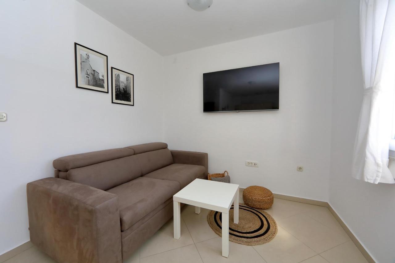 Apartments Nina Бибинє Екстер'єр фото