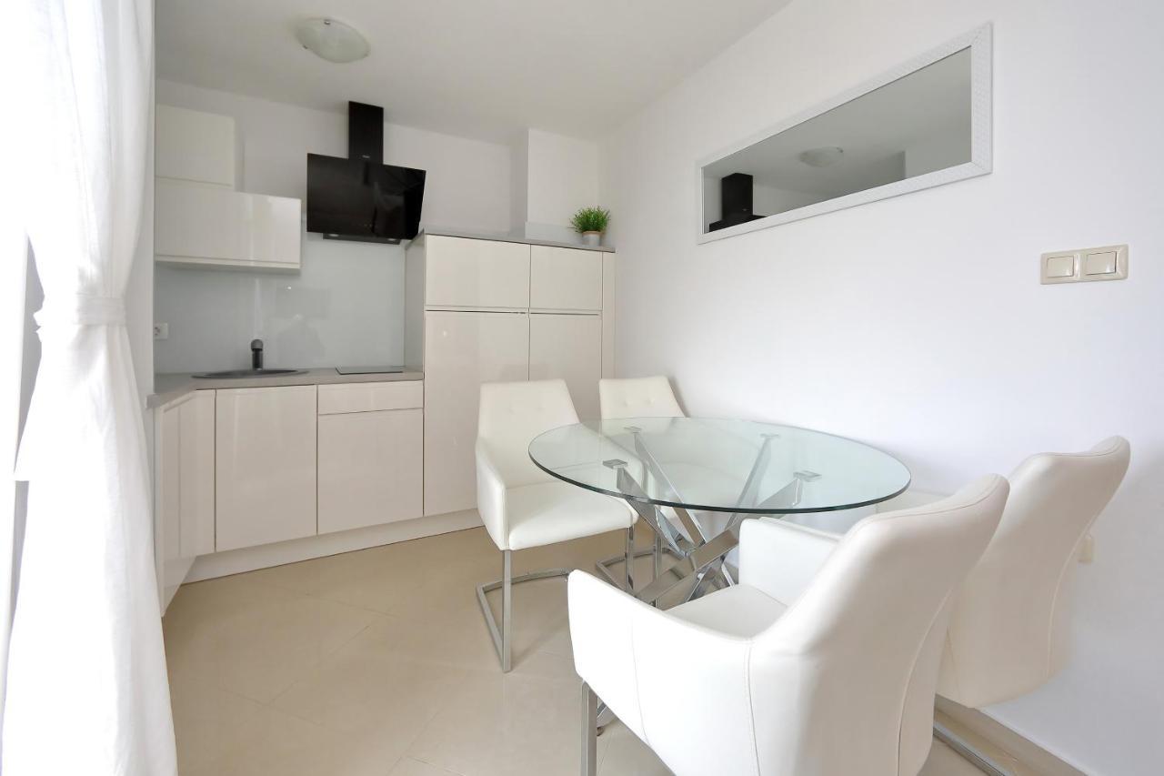 Apartments Nina Бибинє Екстер'єр фото