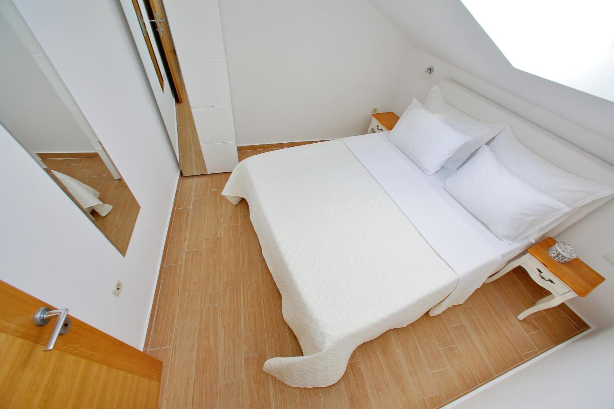 Apartments Nina Бибинє Екстер'єр фото