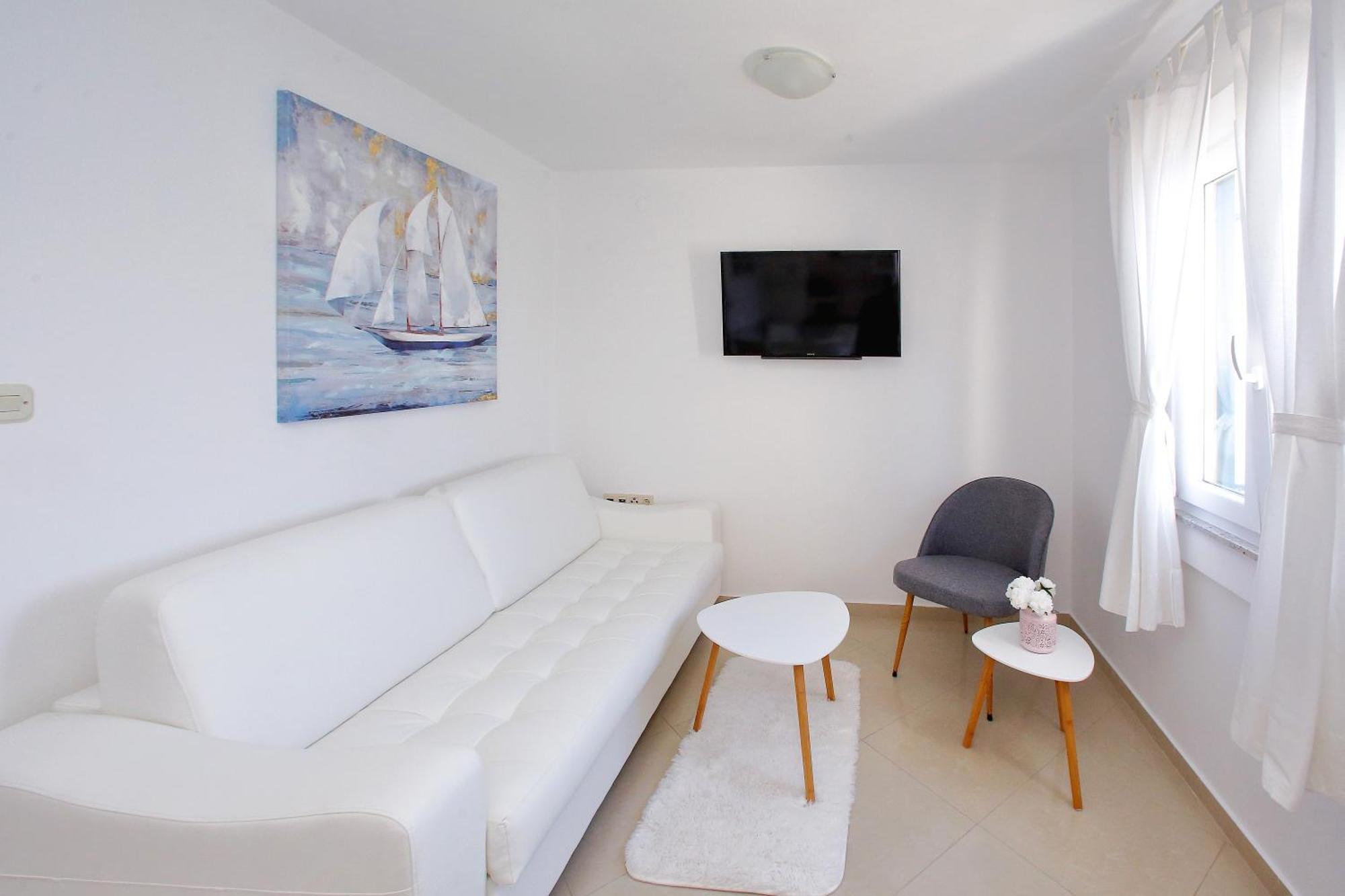 Apartments Nina Бибинє Екстер'єр фото